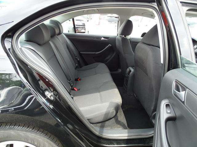 2014 Volkswagen Jetta 4dr Sedan 5M